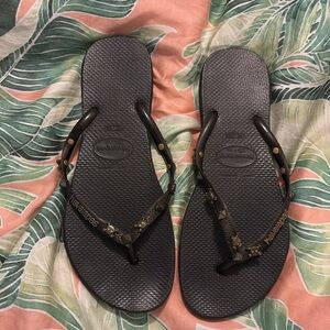 Havaianas w/ skull details Black Flip Flops